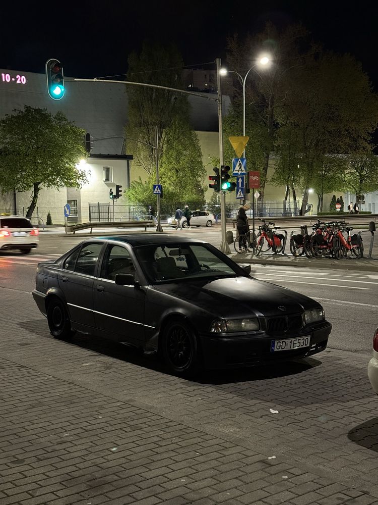 BMW E36 1.6 benzyna