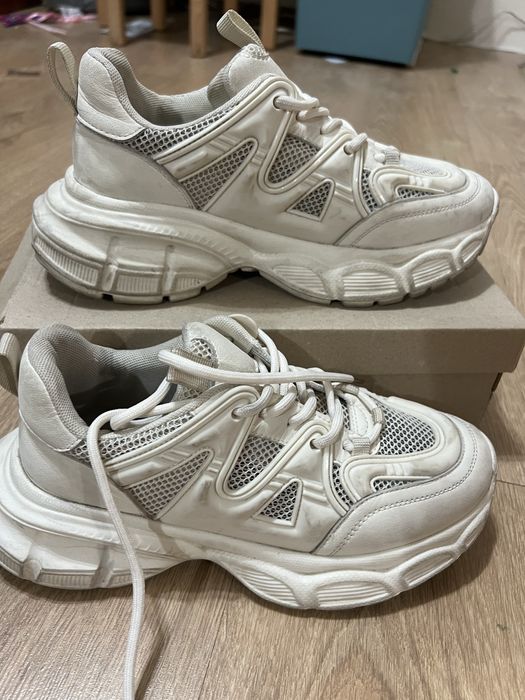 Кросівки літні білі