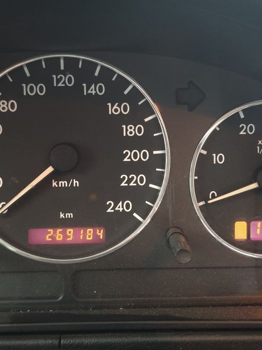 Мерседес Мл 270  2005