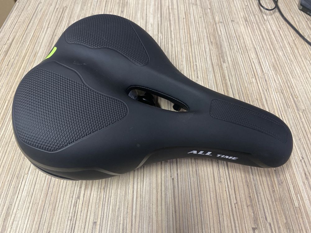 Siodełko Jet Selle WL-6318 elastomery czarne