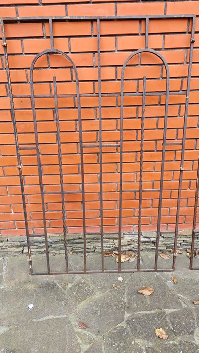 Решётки на окна 2шт, квадрат 14, 1м*1,6м, б/у