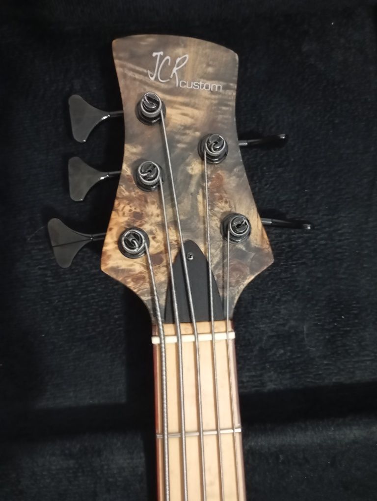 Baixo JCR (custom)