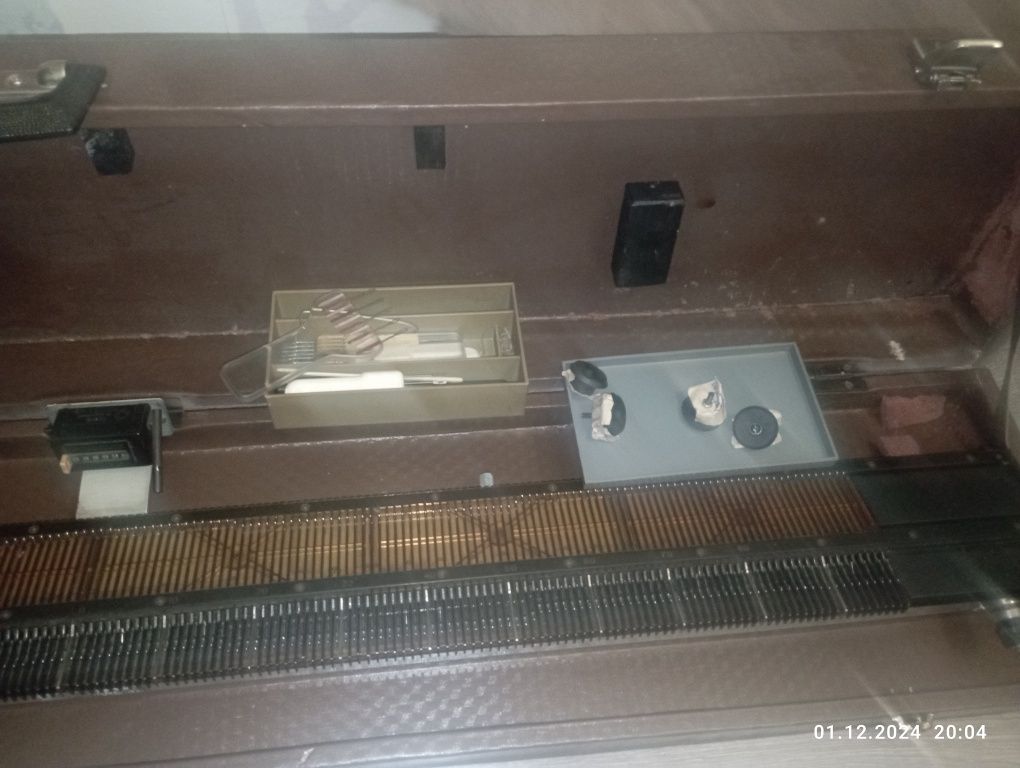 Продам в'язальну машину "Нева-2"