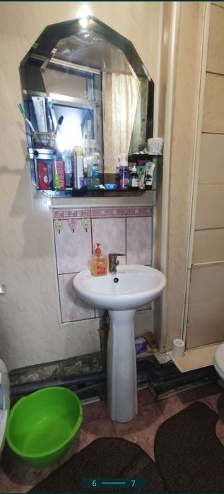 Продам двокімнатну квартиру біля Епіцентру.