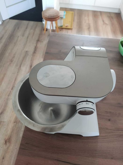 Robot kuchenny planetarny BOSCH MUM5XW10 z wbudowaną wagą i timerem