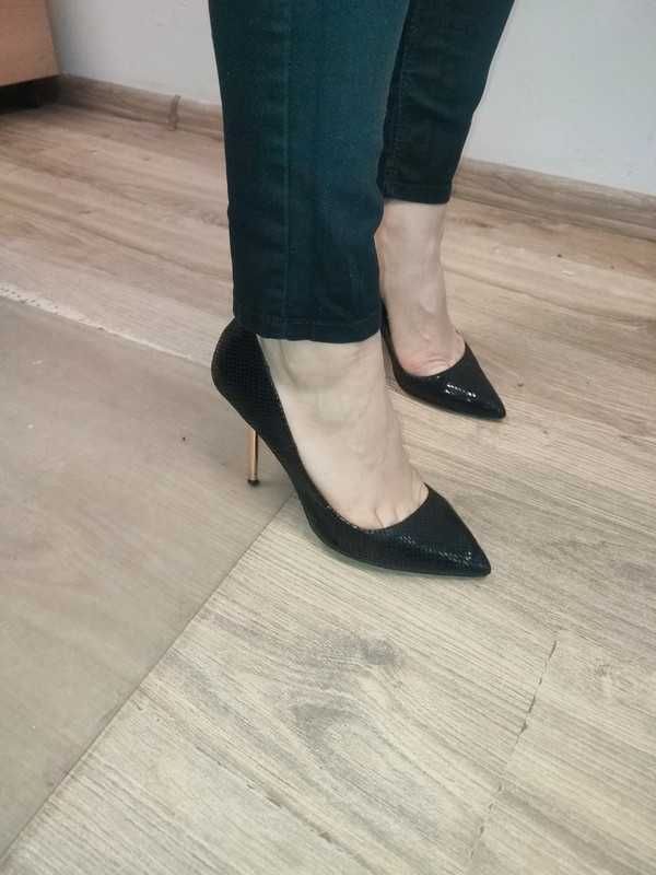 buty na obcasie rozm. 37 firmy Reserved