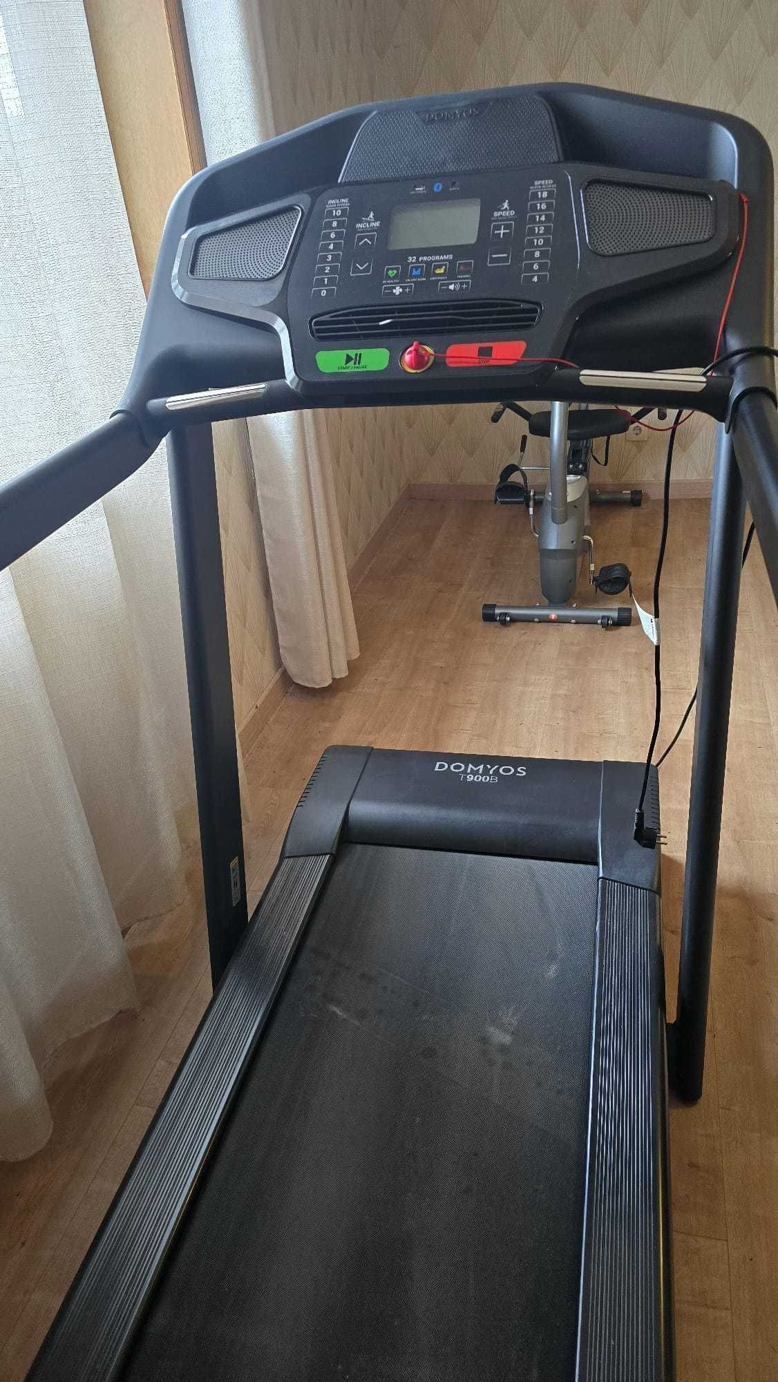 Vendo passadeira Domyos T900B