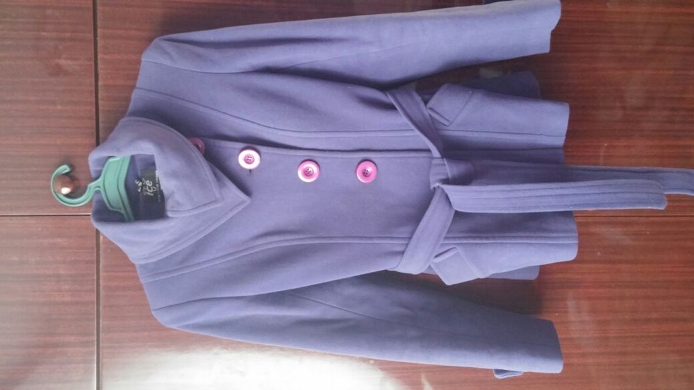 Суконне пальто фіолетового кольору