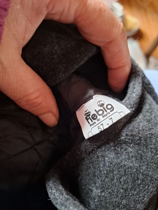 Boné, boina, chapéu de inverno. Novo