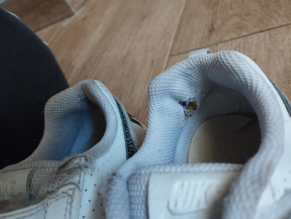 Buty Nike dla dziewczynki 33.5