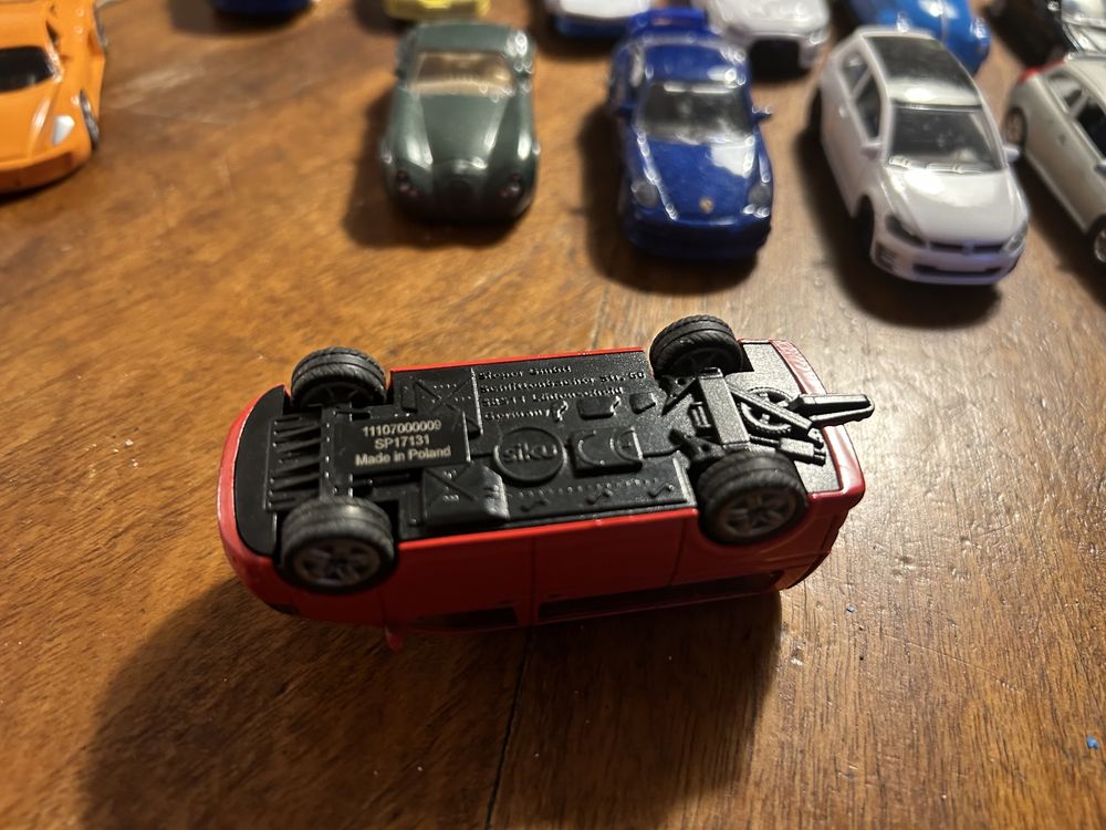 Kolekcja modeli samochodowych małych