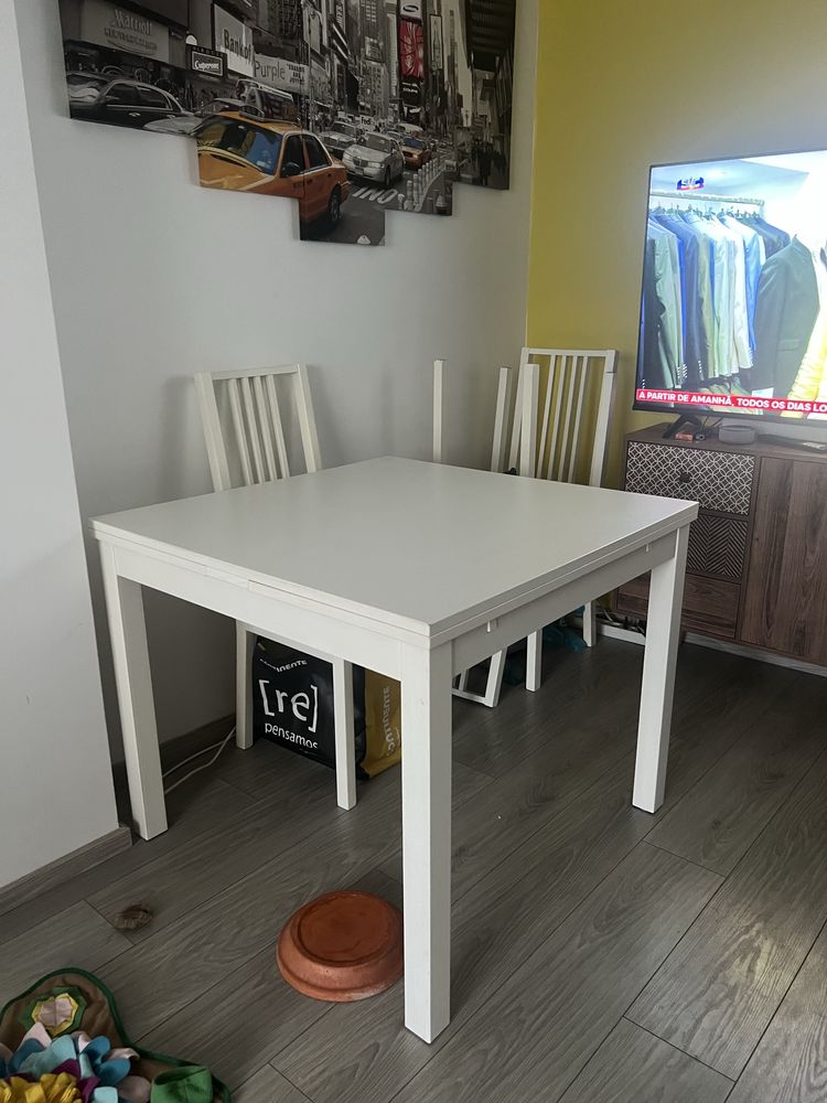 Mesa jantar e 4 cadeiras
