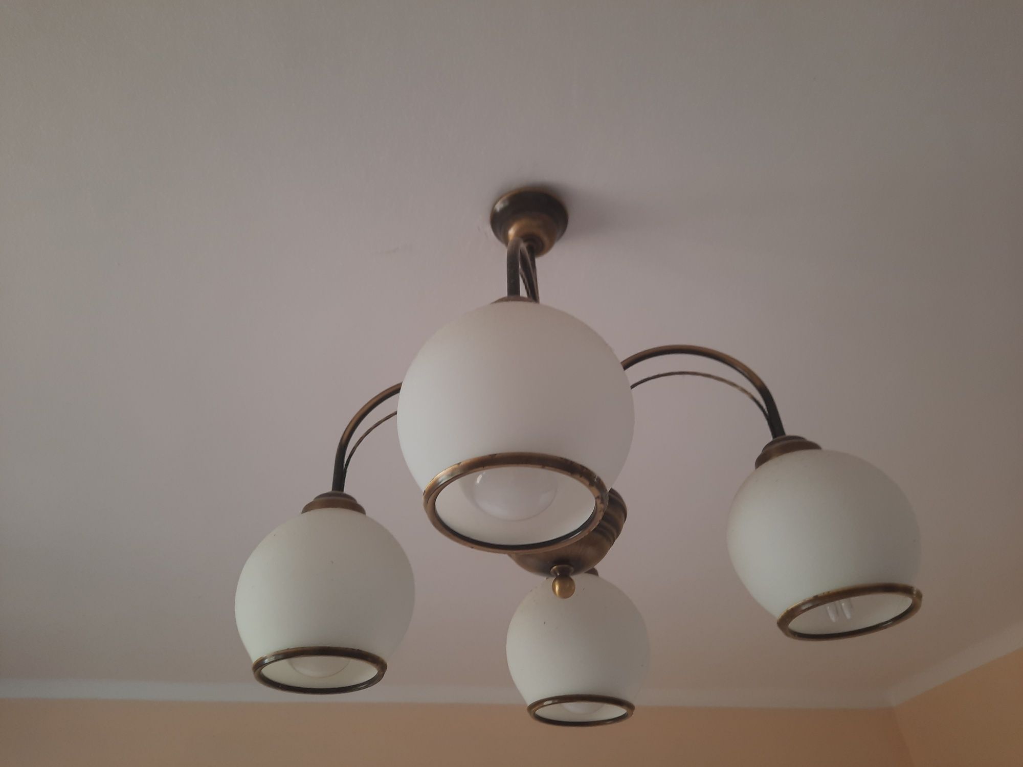 Lampa pokojową sufitowa