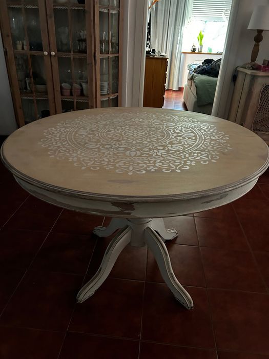 Stół okrągły rozkladany