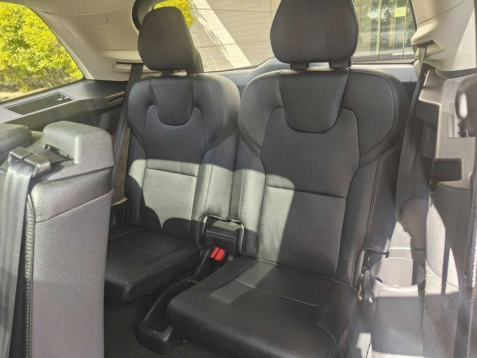 Volvo XC90 T5 Momentum 7-Passenger      2018