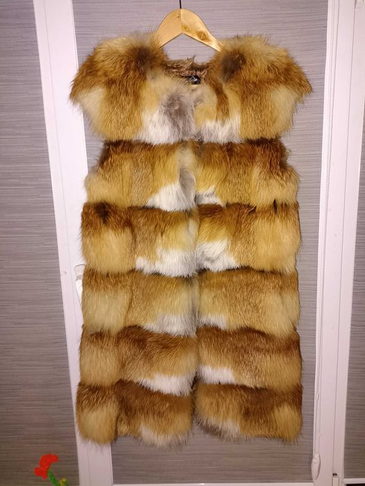 Меховая жилетка из лисы