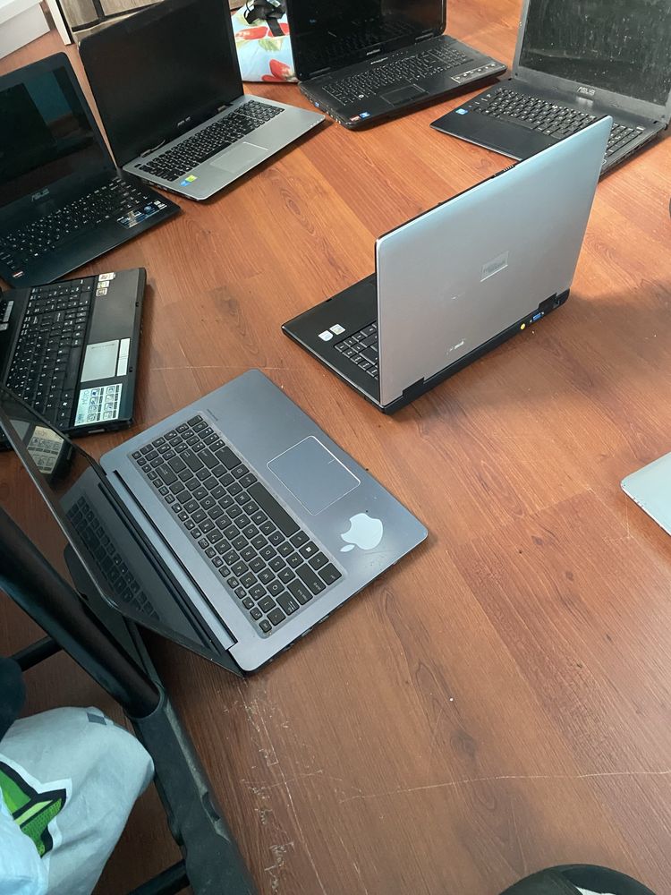 Laptopy rózne uszkodzone i dzialajace