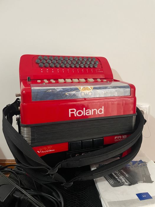 Concertina Roland Fr 18