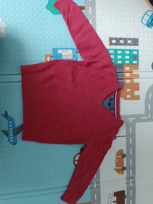 Sweterek Tommy Hilfiger rozmiar 86 dla chłopca