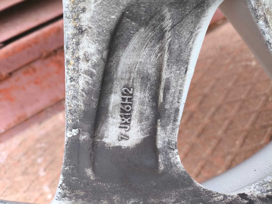 4 зимові колеса BMW 225/55 R16 Bridgestone Blizzak LM-32