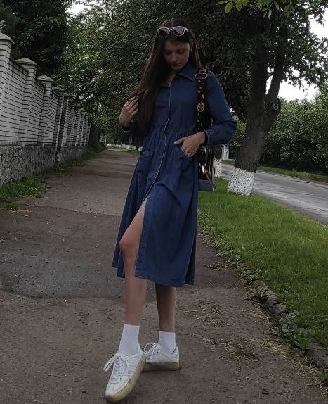 Джинсова сукня у вінтажному стилі