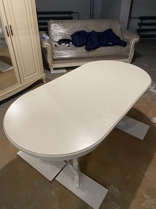 Стол обеденный раскладной из натурального дерева