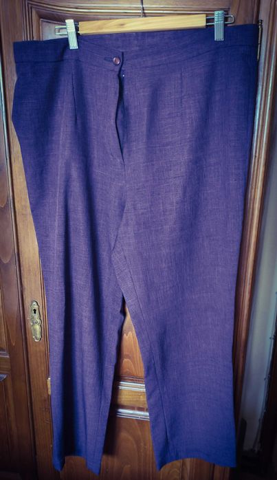 Calças Roxas tamanho 50