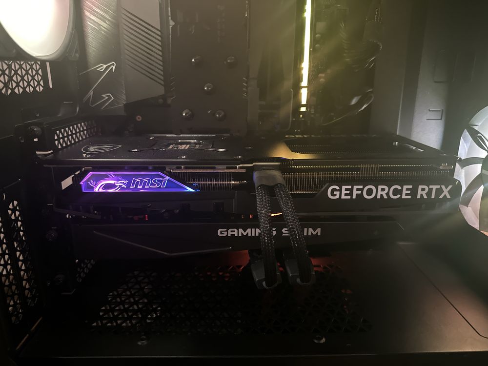 Відеокарта GEFORCE  RTX 4070SUPER Slim 128GB