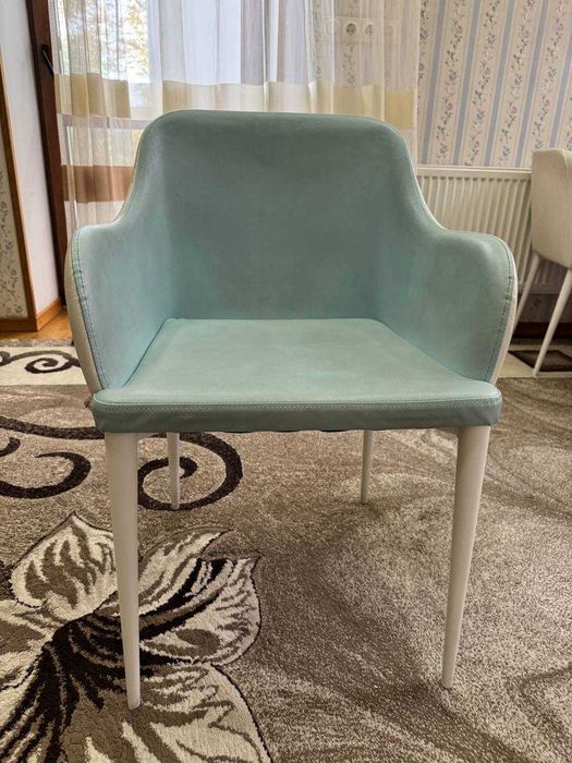 Стулья кухонные 4 шт