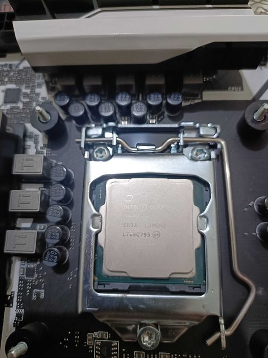 Vendo Combo Motherboard MSI Z170 + i7 7700K + 16GB DDR4 2133mhz