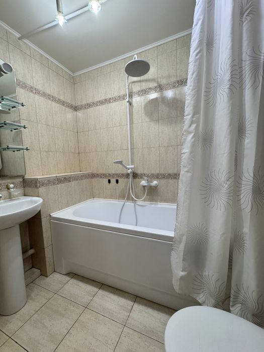 Продам 2 к.кв р-н Слобожанский ( ост. Донецкая )