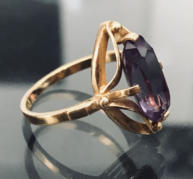 Złoty pierścionek 18k 750p 5.95g