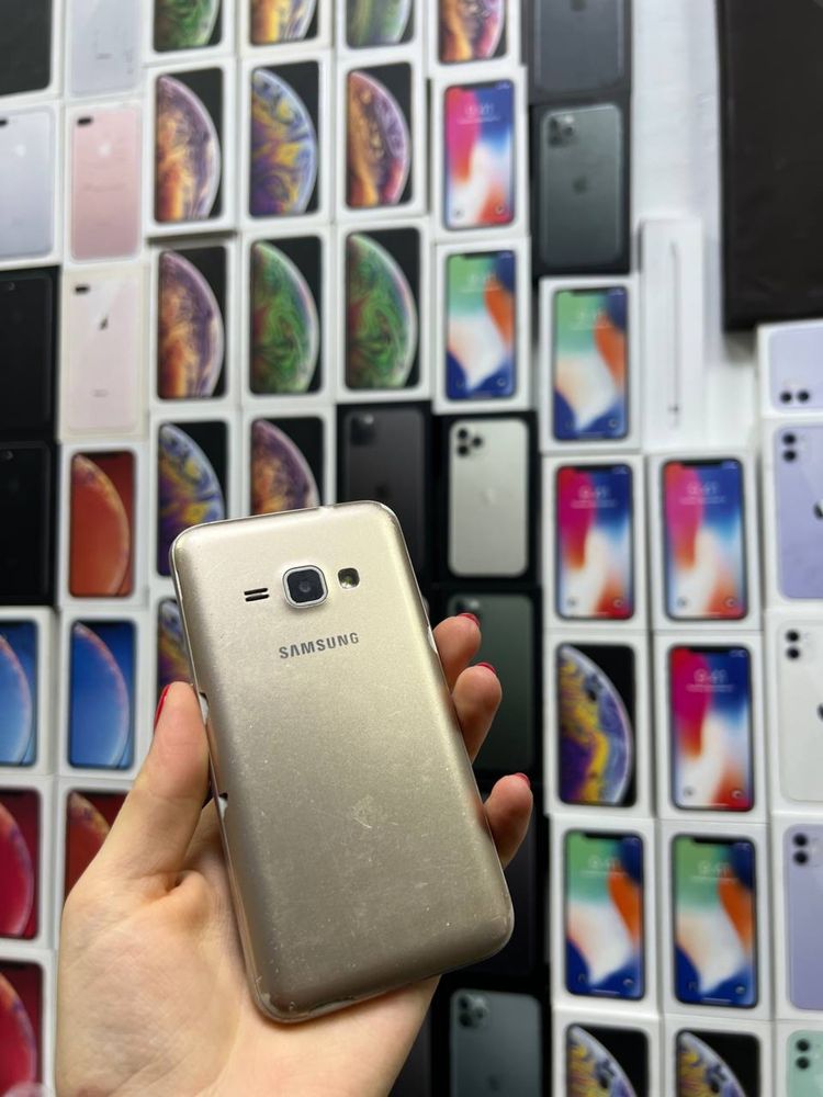 Продам Samsung Galaxy J1