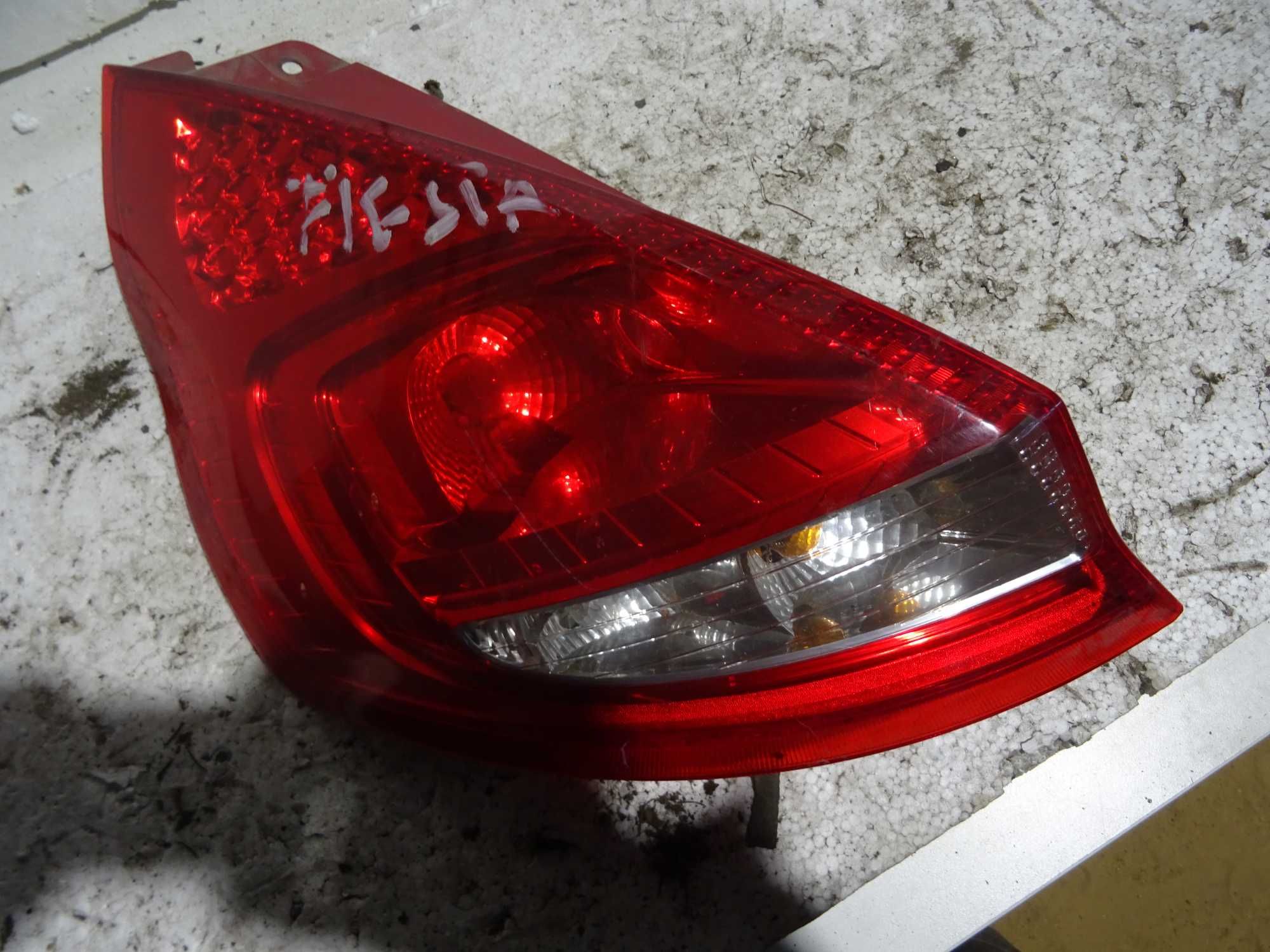 Lampa Lewa Tył Ford Fiesta MK7 VII