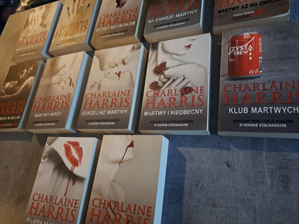 Sprzedam serie książki „Czysta Krew” autorki Charlaine Harris + Czysta