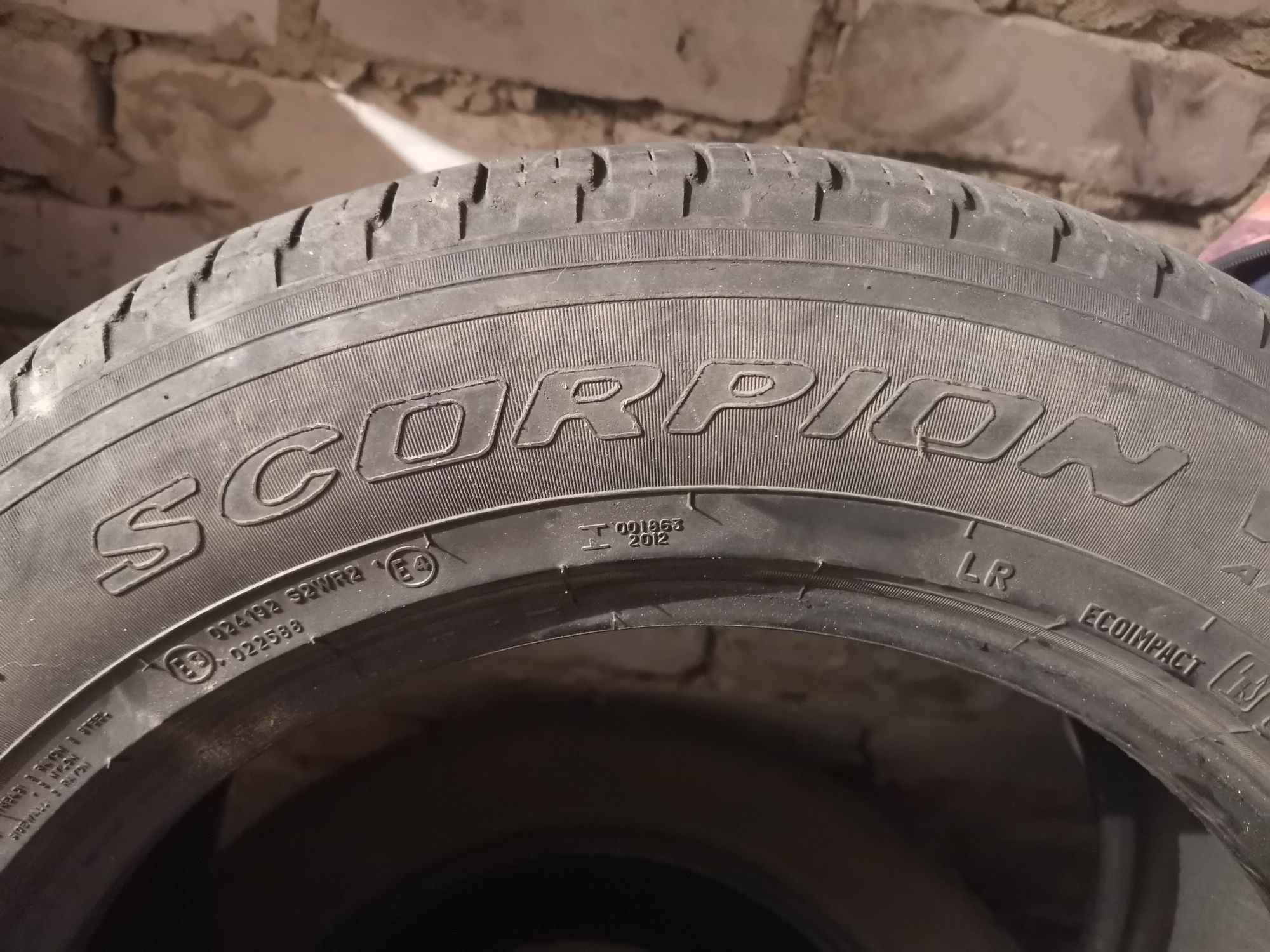 Продам две автошины Pirelli Scorpion Verde All Season