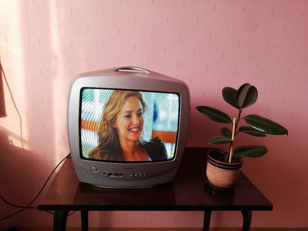 Philips 14" компактный телевизор с отличной картинкой.