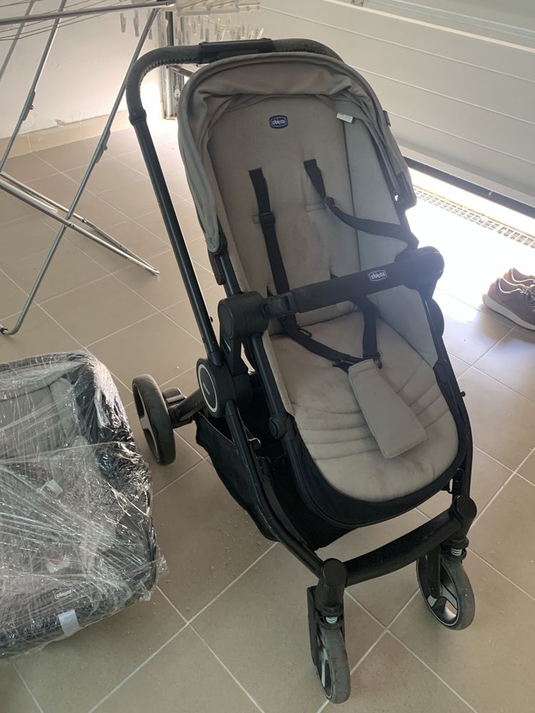 Trio best friend chicco - inlcui base para viatura automovel