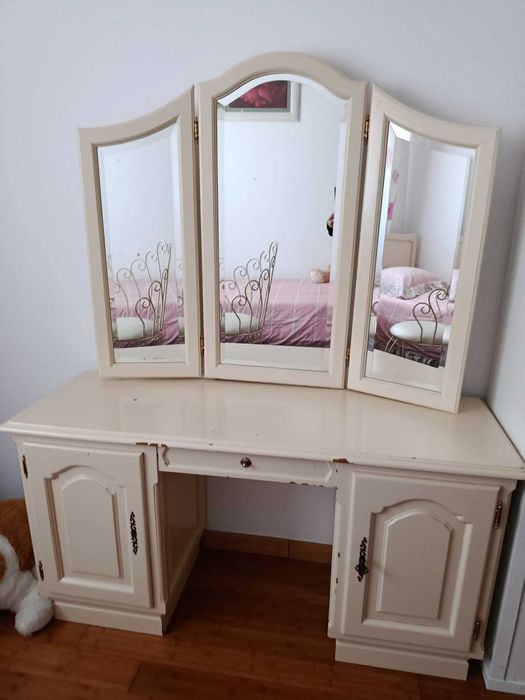 Mobília de quarto em excelente estado