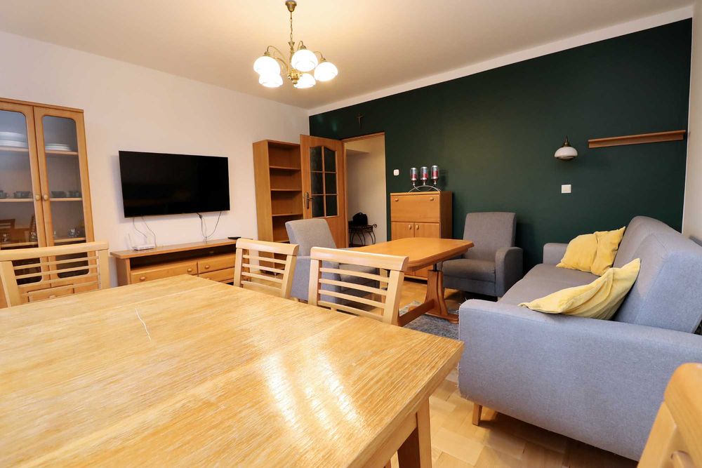 ul.STARZYŃSKIEGO/ 4 pokoje / po remoncie / dużo szaf / tereny zielone