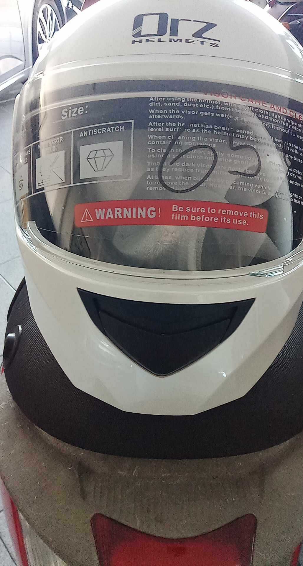Capacete Modular Novo com oculos e saco.