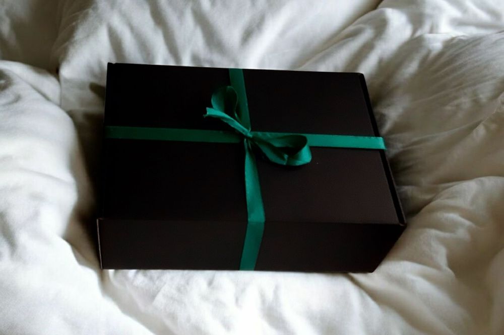 Чоловічий подарунок. Бокс"Вже не молодий але ще Орел"