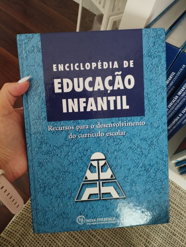 Enciclopédia infantil em muito bom estado