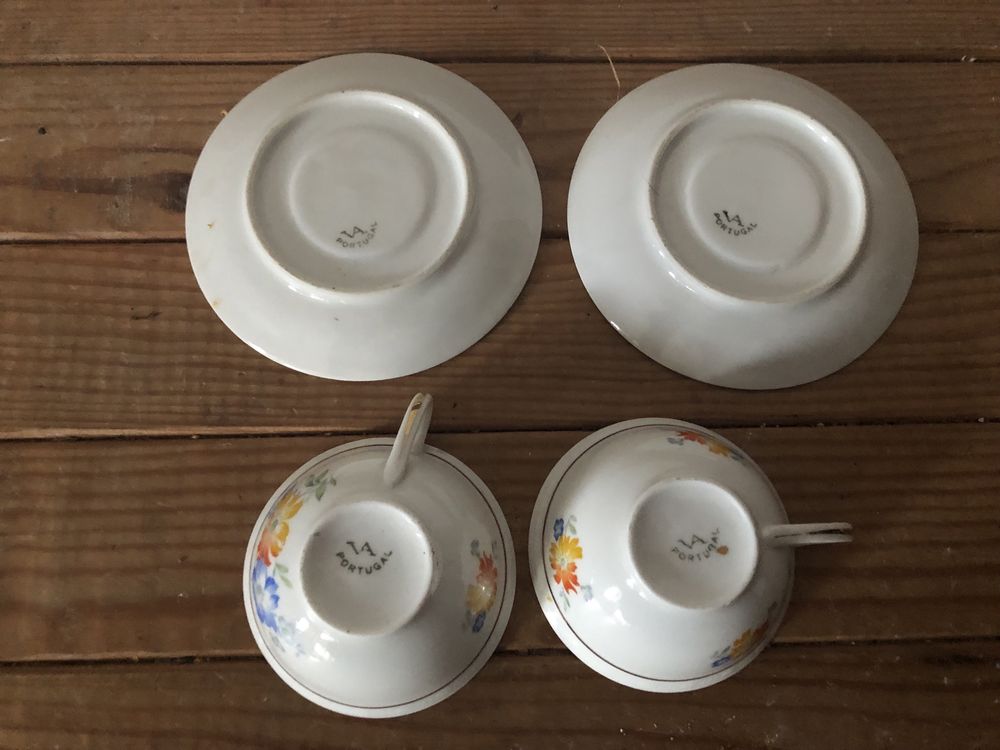 2 chavenas em porcelana Vista Alegre