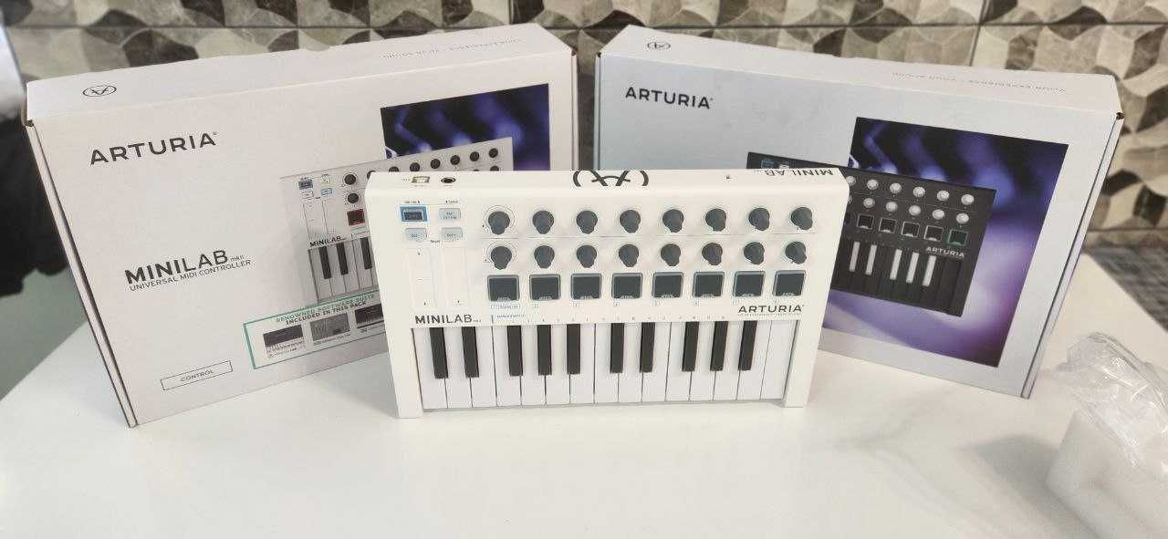 Arturia KeyLab Essential 49 міді клавіатура