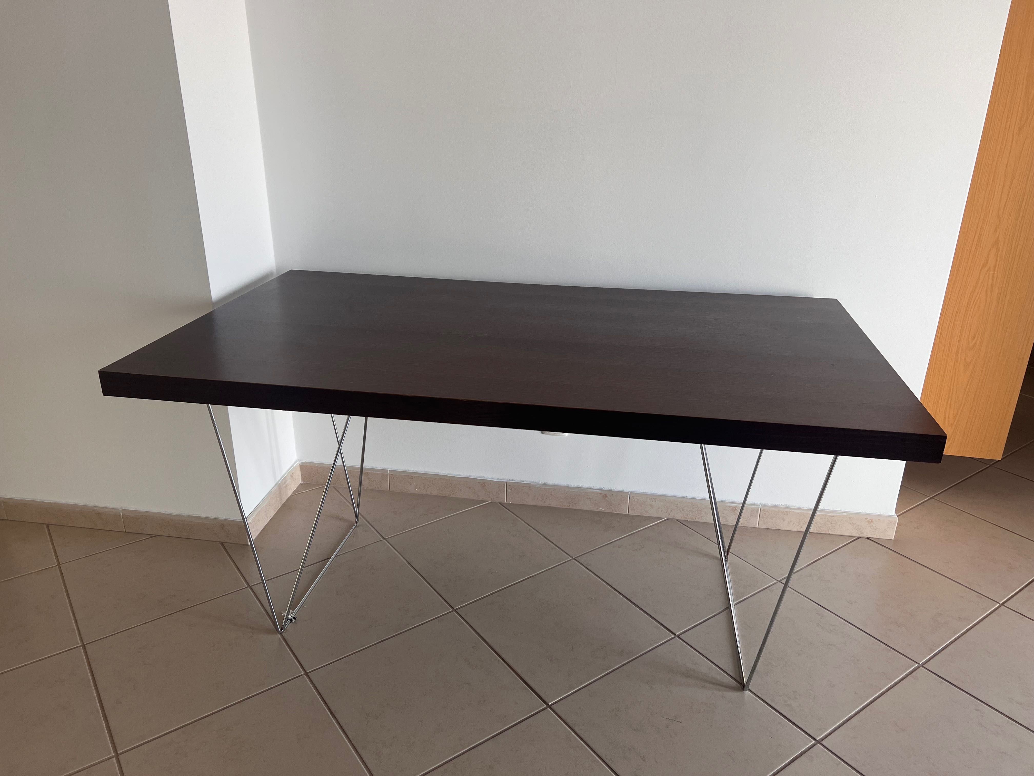 Mesa em madeira 160x90cm