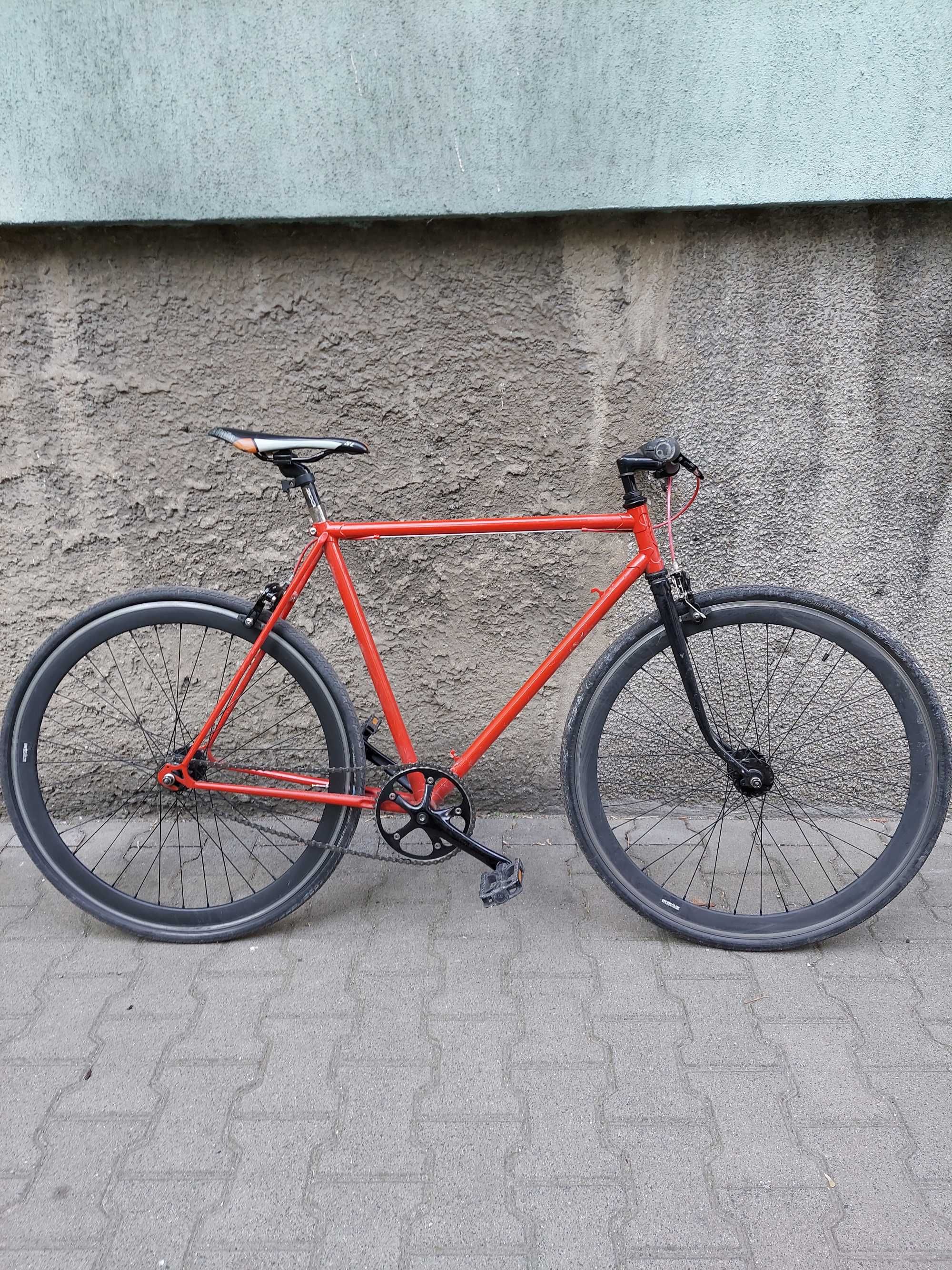 rower ostre koło wolnobieg singlespeed