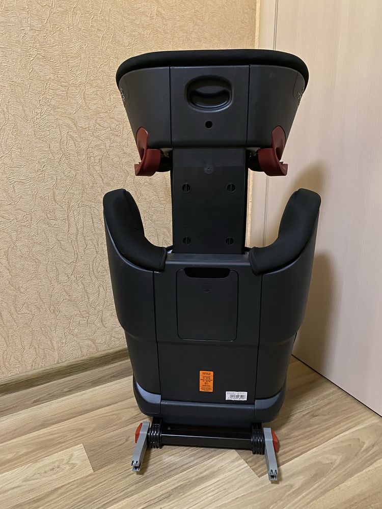 Автокресло-Бустер Britax-Romer Kidfix 2 R с 3 до 12 лет
