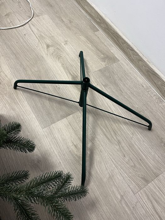 Продам елку 1.8 литая