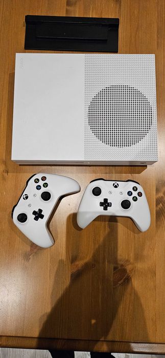 XboX one S, 1 TB + gry